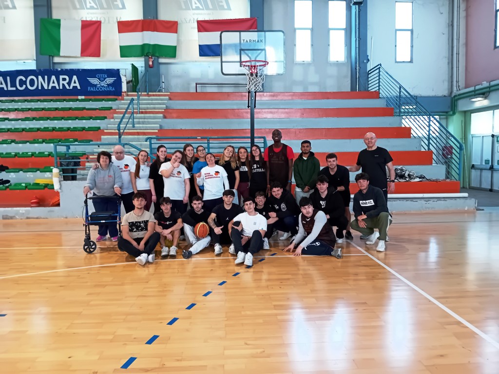 Ultimo incontro della stagione del gruppo Overlimits col Liceo Cambi di Falconara